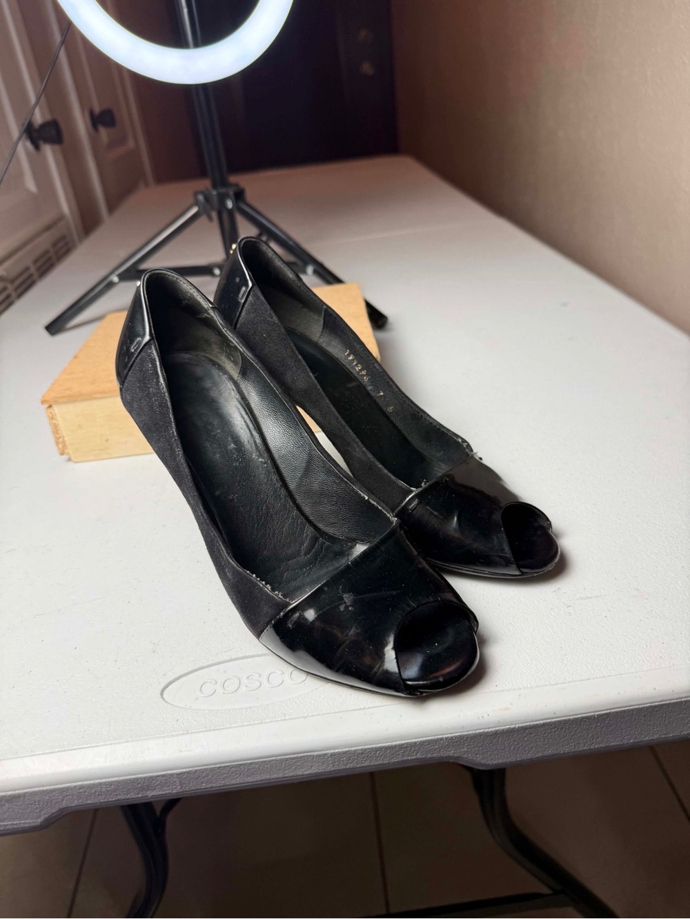GUCCI Black Suede Patent Leather GG Logo Peep Toe Pumps Tom ford Sz 7 B DAMAGED